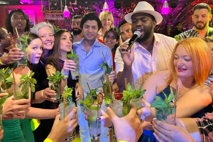 Miami Salsa Nights by Salsa Mia leading number 1 ranked food tour with drinks and Salsa dancing Miami Beach, South Beach, Salsa Mango's Tropical Cafe Nightclub Live Music Live Entertainment Shows