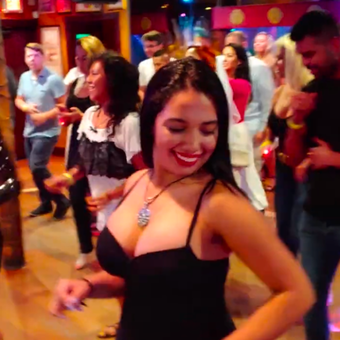 Dancing Salsa in Miami with Salsa Mia lessons nightclub party