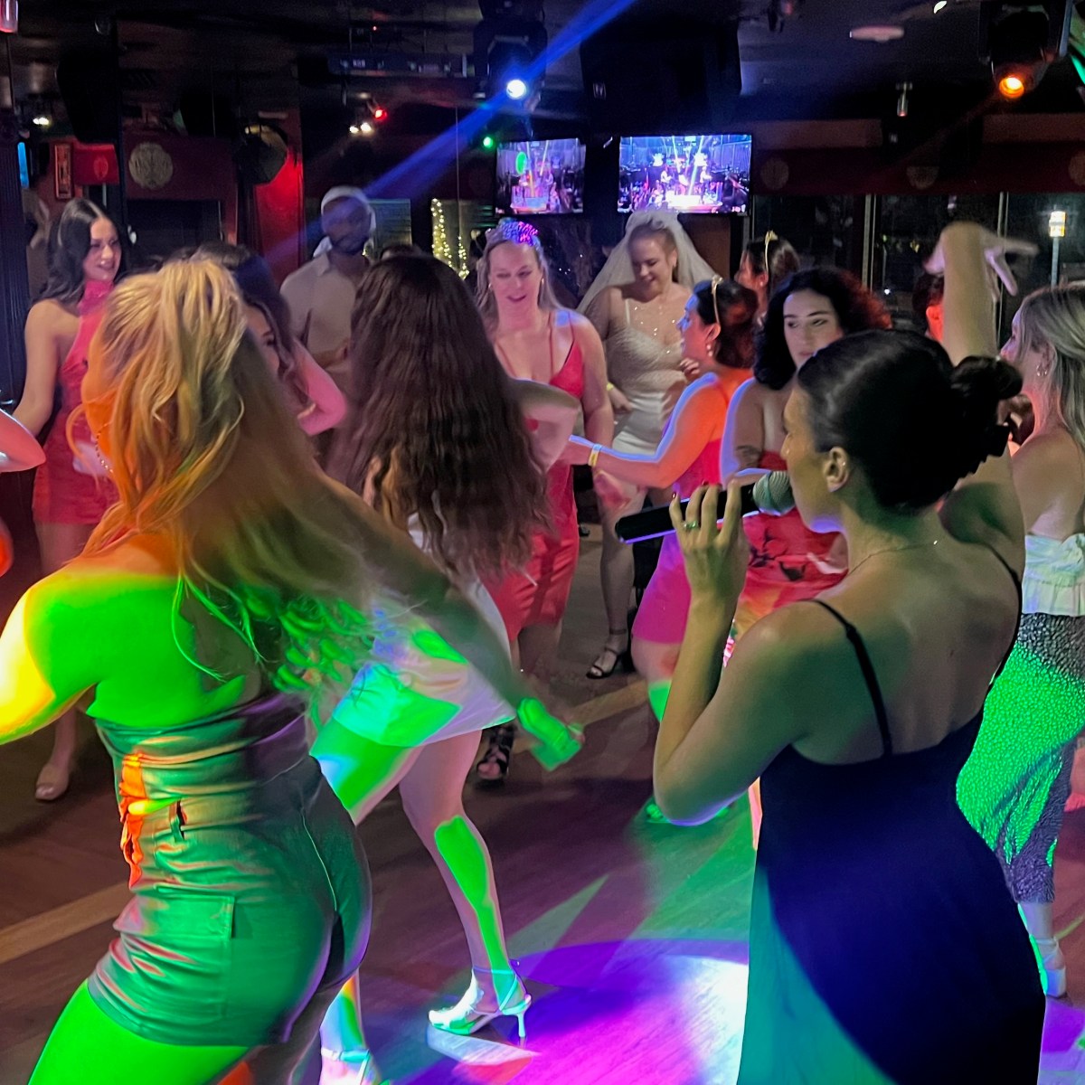 Where to Go Salsa Dancing in Miami! Salsa Mia www.salsamia.com