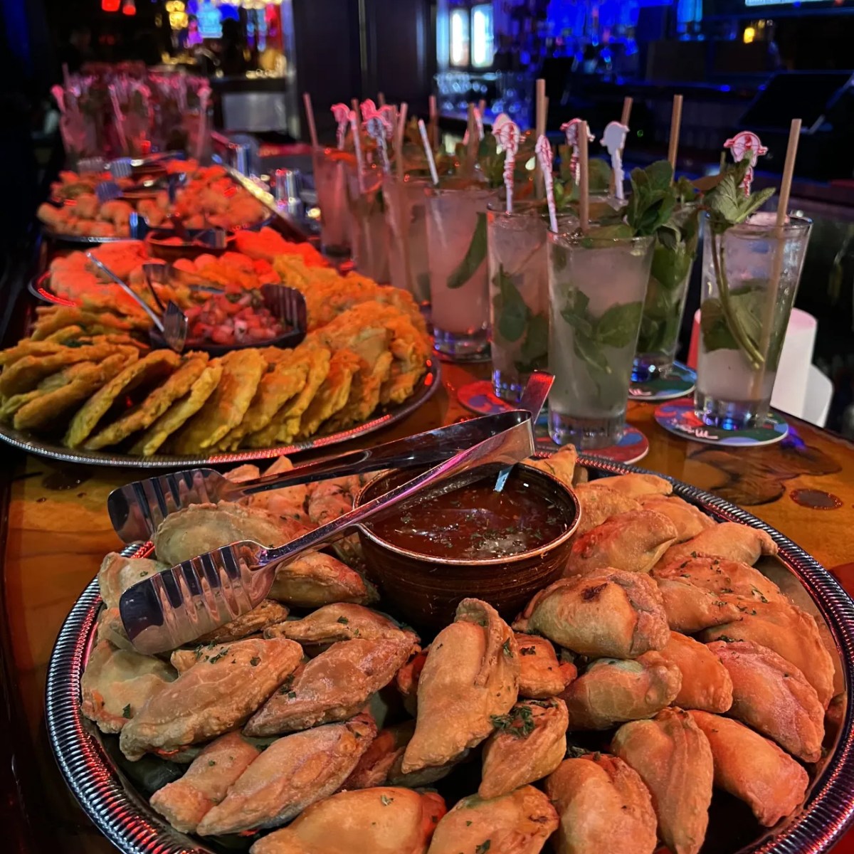 Miami Beach dining and entertainment experience at Salsa Mia for visitors looking for fun things to do in Miami